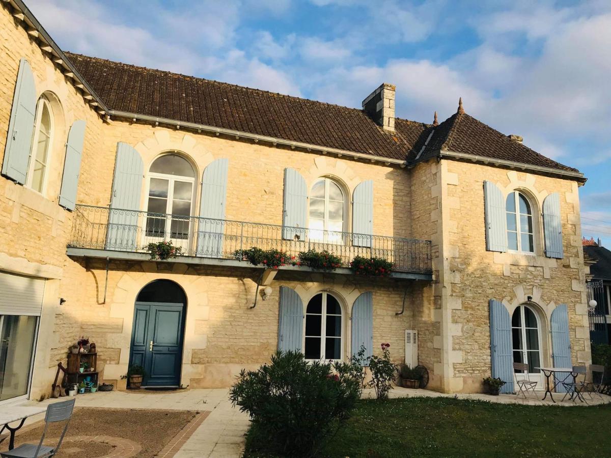 Les Clos Bleus Neuville-de-Poitou ภายนอก รูปภาพ